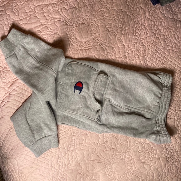 Champion kids small cargo sweatpants. No stains, no holes. Clean. Like new. - Picture 1 of 6